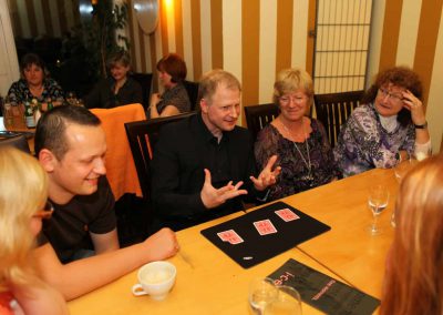 Zauberkunst am Tisch im Mio Leipzig