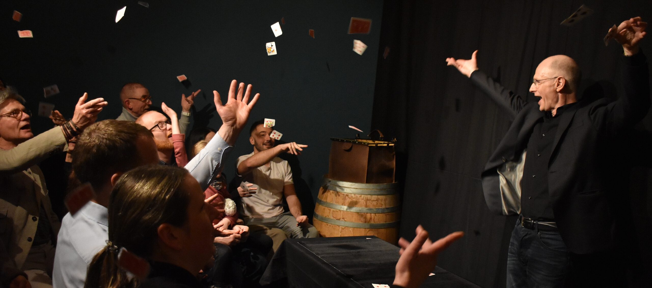 Termine Zauberkunst im Theater mit Zauberer Markus Teubert